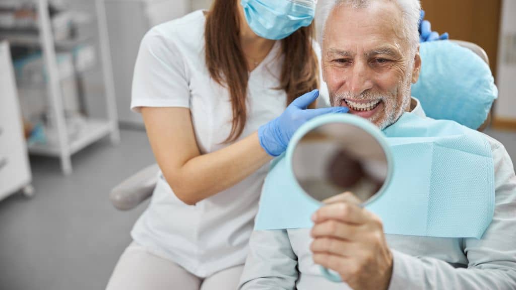 implantes dentales personas mayores Implantes dentales para personas mayores